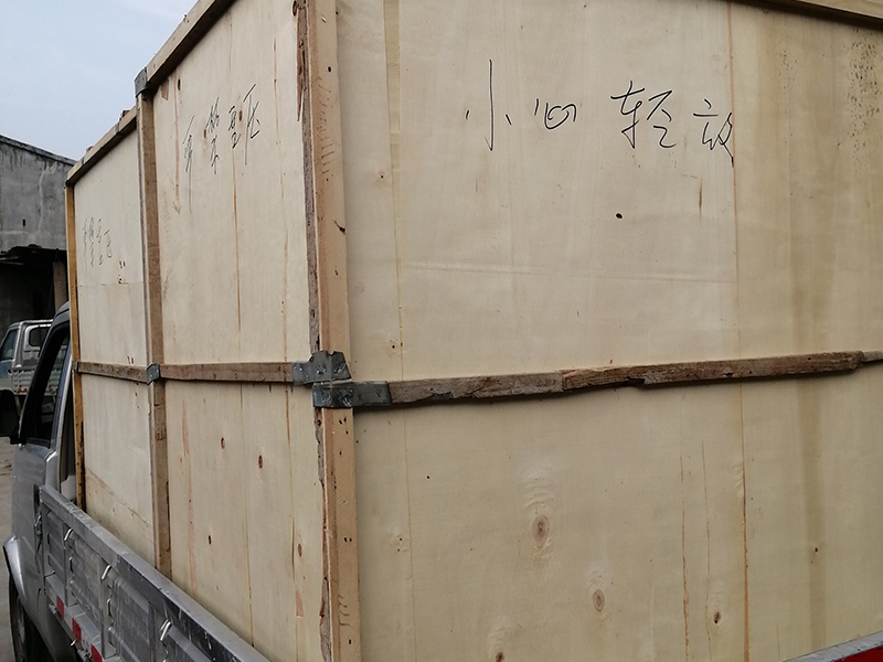 兩臺小區脫粒機包裝發貨